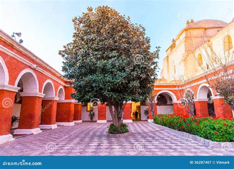 silence balançoire Mixte monasterio santa catalina arequipa Cordelia ...