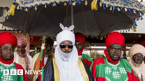 Nigeria's dethroned Emir of Kano accepts removal - BBC News