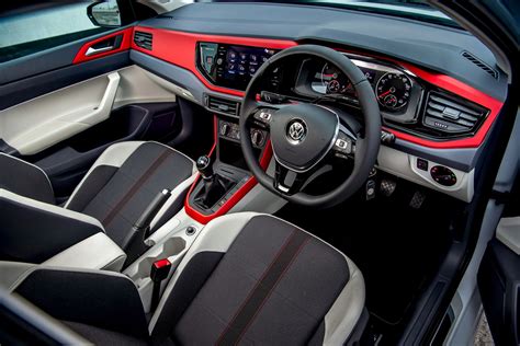 Volkswagen Polo (2021) Interior Layout, Dashboard & Infotainment | Parkers