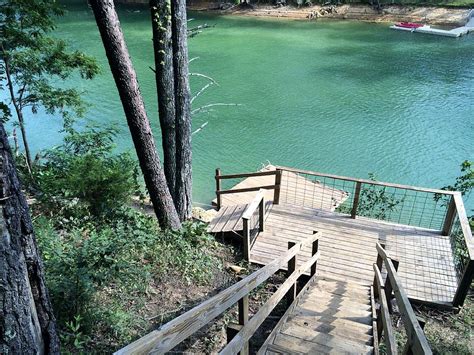 Cabin Rental on Watauga Lake, Tennessee