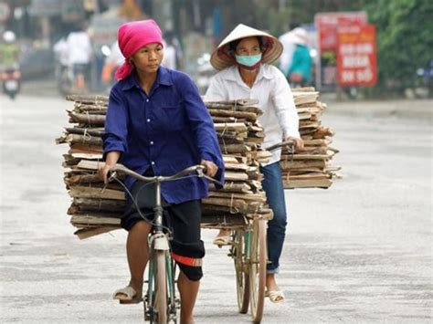 Hình ảnh người dân lao động Việt Nam trên báo nước ngoài - Giáo dục Việt Nam