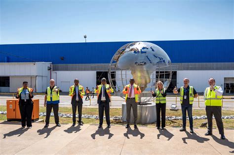New Ford plant visited by senior leaders | Dealerfloor