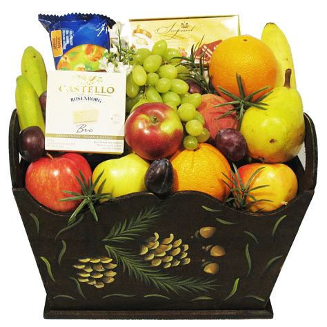 Gourmet Fruit Baskets with cheese - A superb gift for congratulations ...