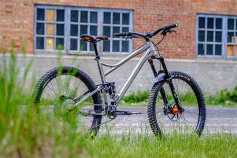 Banshee Titan - Vital Bike of the Day June 2020 - Mountain Biking ...