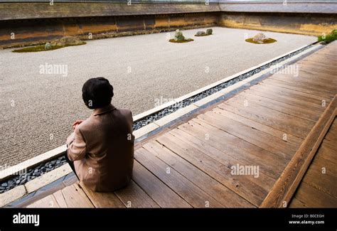 Ryoanji zen garden Kyoto Japan Stock Photo - Alamy