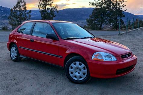 No Reserve: 50k-Kilometer 1998 Honda Civic DX Hatchback 5-Speed for ...