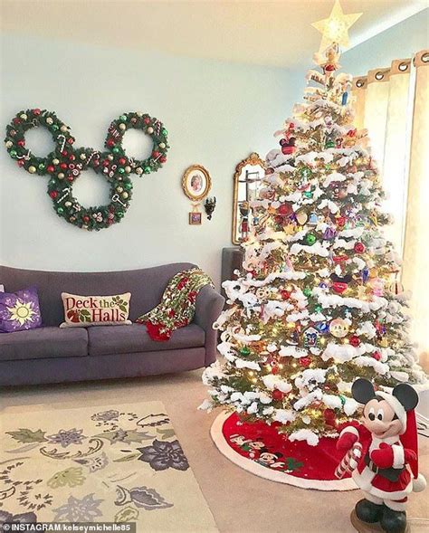 Disney superfans show off their elaborate Christmas trees | Disney ...