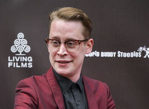 Macaulay Culkin Says the Story of Him 'Divorcing' His Parents Is ...