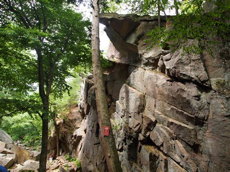 The Legend of Purgatory Chasm - New England Today