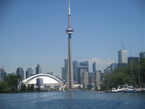 Toronto - Harbourfront, Toronto Islands, Toronto City Airport, CN Tower, Harbour Square Park ...