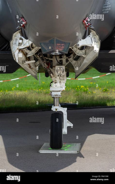 The main landing gear of stealth multirole fighter Lockheed Martin F-35 Lightning II. Close-up ...