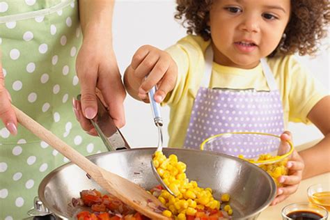 7 Tips for Making Cooking With The Kids A Breeze - BellyitchBlog