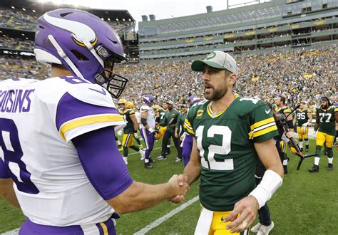 Vikings and Packers renew rivalry on Yahoo Sports app