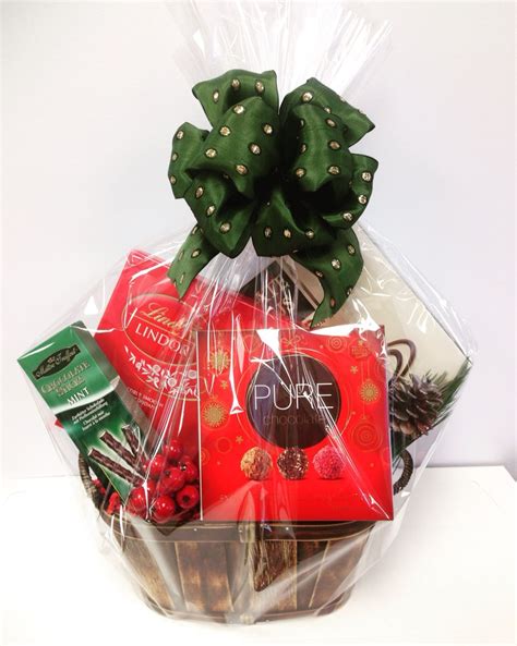 Chocolate Gift Basket #mintchocolate #lindt Chocolate Gifts, Mint Chocolate, Candy Bouquet ...