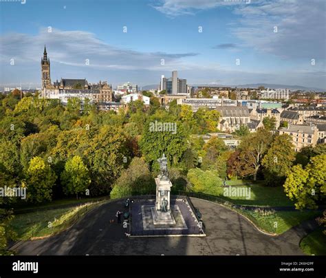 Lord Roberts Memorial in Kelvingrove Park Glasgow in the Autumn sun Stock Photo - Alamy