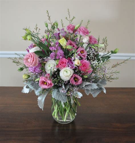 French style bouquet of mixed flowers for the Valentine's Day. | Fresh flowers arrangements ...