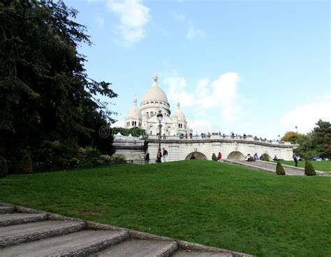 Step To Sacre Coeur Basilica, Paris, France Stock Photo - Image of sacre, grass: 139885928