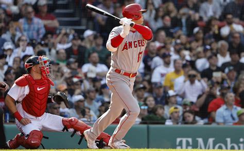 Angels' Shohei Ohtani puts on pitching, hitting show