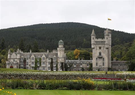 Balmoral Castle in Scotland | Where Does Queen Elizabeth II Live ...