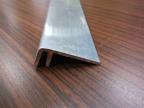 6063T5 Mill Finish Aluminium Angle Extrusions with Different Sizes Stock Mould