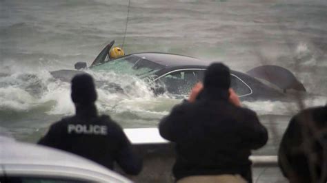 1 dead as car crashes into water near Niagara Falls - ABC News