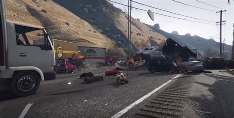 GTA 5 car crash keeps escalating for five whole minutes - VG247