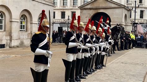 Queen’s Guards Are Now King’s Guards - YouTube