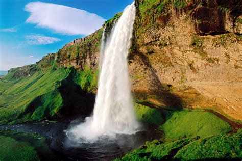 Seljalandsfoss Waterfall Iceland Laptop Wallpapers | Cool Laptop Wallpapers