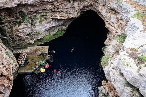 Kilsby Sinkhole and Limestone Coast Freediving Retreat