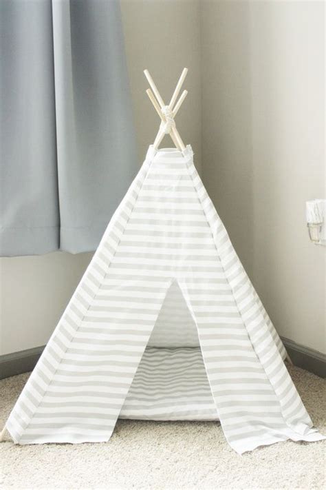 DIY No-Sew Doggie Tent | Diy tent, Diy dog stuff, Diy teepee