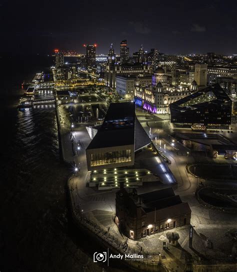 Pier Head at night 🌃 : r/Liverpool