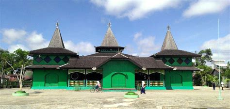 Banjarmasin: The River City - Discover Your Indonesia