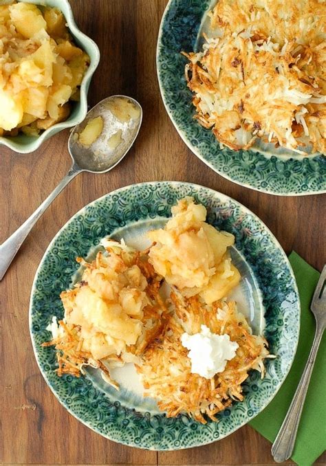 Potato Latkes with Roasted Spiced Applesauce & Sour Cream {for Hanukkah ...