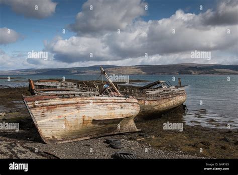 Tobermory, UK, shipwreck on the coast of the Isle of Mull Stock Photo ...