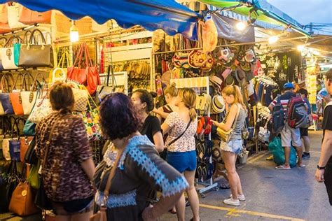 Chatuchak Market: The famous weekend market in Bangkok!