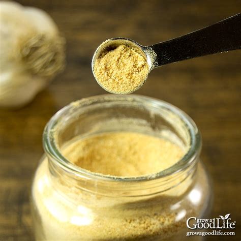 How to Make Homemade Garlic Powder