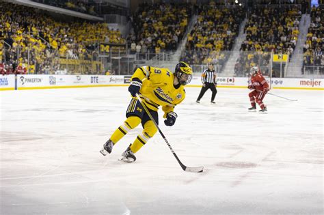 Top NHL draft prospect Adam Fantilli thriving for Michigan - mlive.com