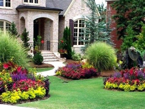 42 Lovely Small Flower Gardens And Plants Ideas For Your Front Yard - PIMPHOMEE