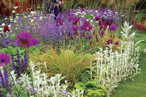 How to create a perennial border on a budget - Suttons Gardening Grow How