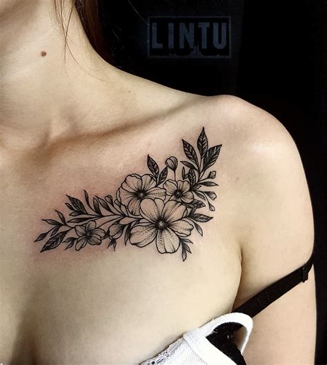 Flower tattoo on collarbone blackwork by Yuliya Lintu frontshouldertattoos #fl... | Collar bone ...