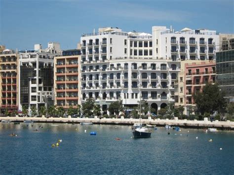 The large white building, 8 floors - Picture of The Waterfront Hotel, Sliema - TripAdvisor