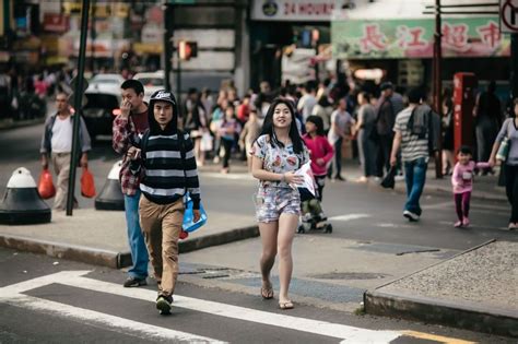 NYC Bill Would Improve the City’s Dangerously Overcrowded Sidewalks ...