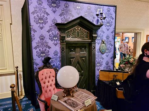 PHOTOS: Behind-the-Scenes 'Muppets Haunted Mansion' Exhibit Now Open at ...