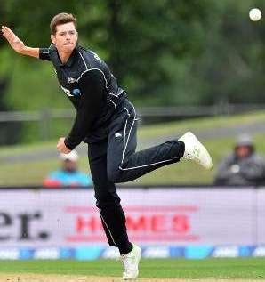 Mitchell Santner (Cricketer) Height, Weight, Age, Girlfriend, Family ...