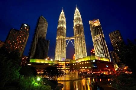 Kuala Lumpur Travel Guide - Attractions, Accommodations, Restaurants, Shopping and Maps