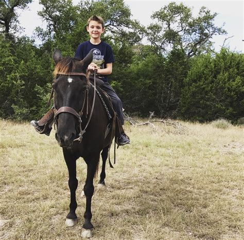 FAMILY HORSEBACK RIDING - Making Memories