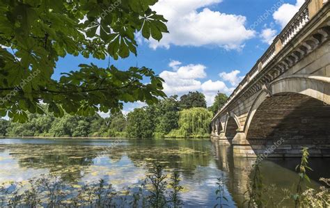 Serpentine Lake and Serpentine Bridge in Hyde Park, London, UK Stock ...