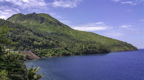 Camiguin Island Volcano, Philippines [5312 x 2988] (OC) : EarthPorn