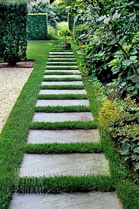 60 Beautiful Low Maintenance Front Yard Landscaping Ideas #landscapingfrontyard #landscapingtips ...