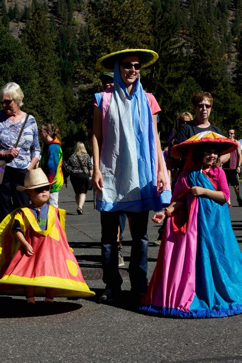 Free picture: cute, boy, girl, children, costume, parade